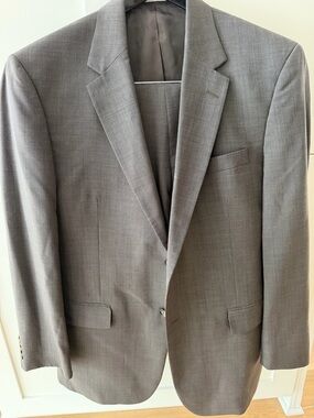 Jos. A. Bank Men's Gray Two-Button Notch Lapel Suit Jacket
